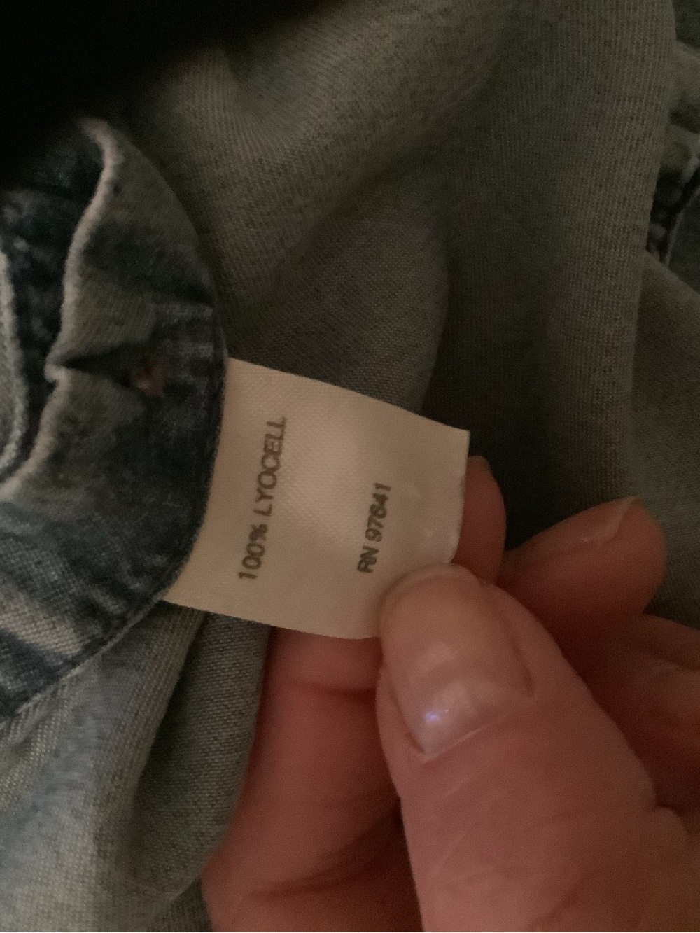 J. Jill Denim Button-Front Chambray Top in Faded Blue - Picture 6 of 11